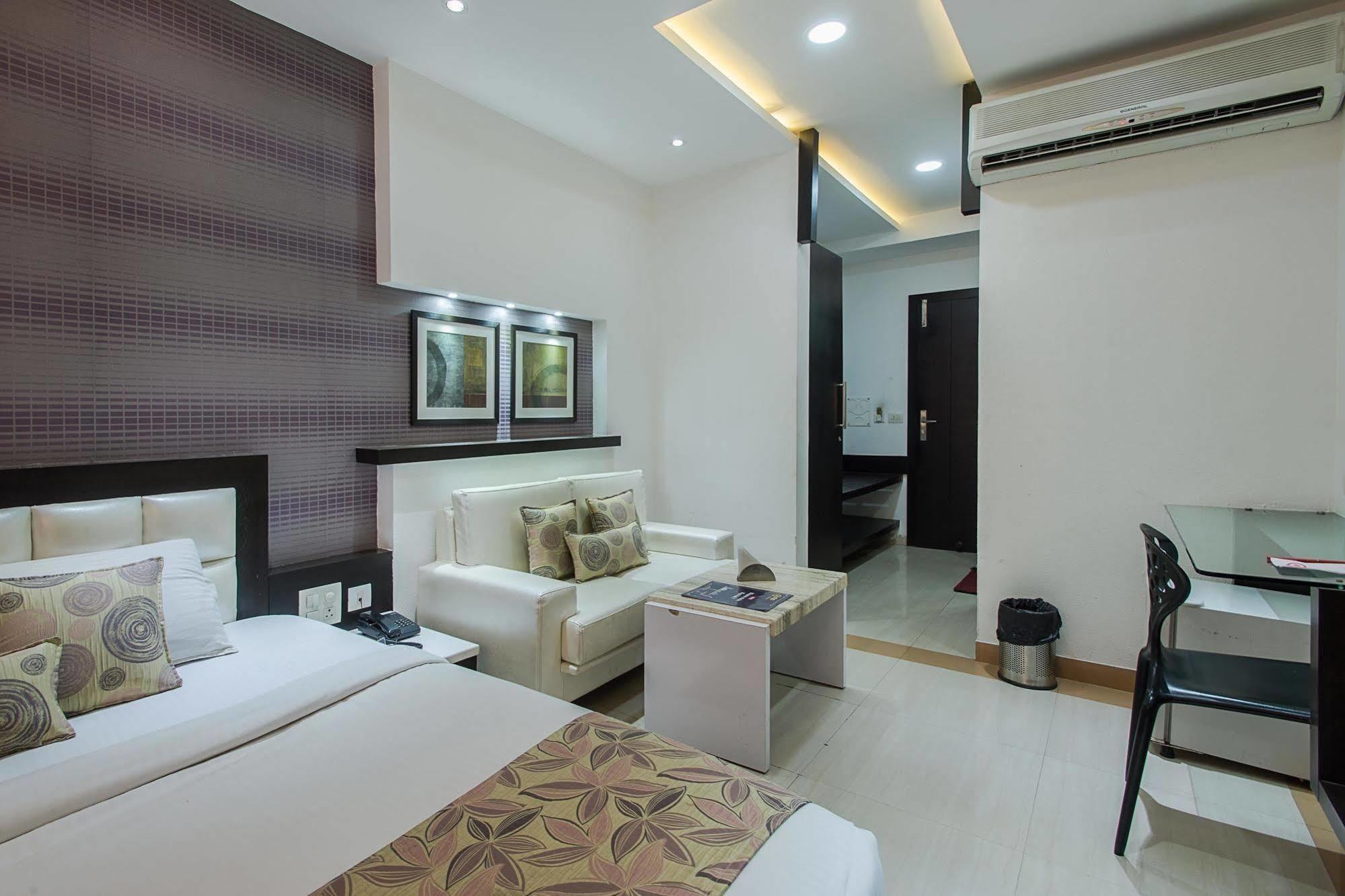 Hotel Rockland Джайпур Екстериор снимка