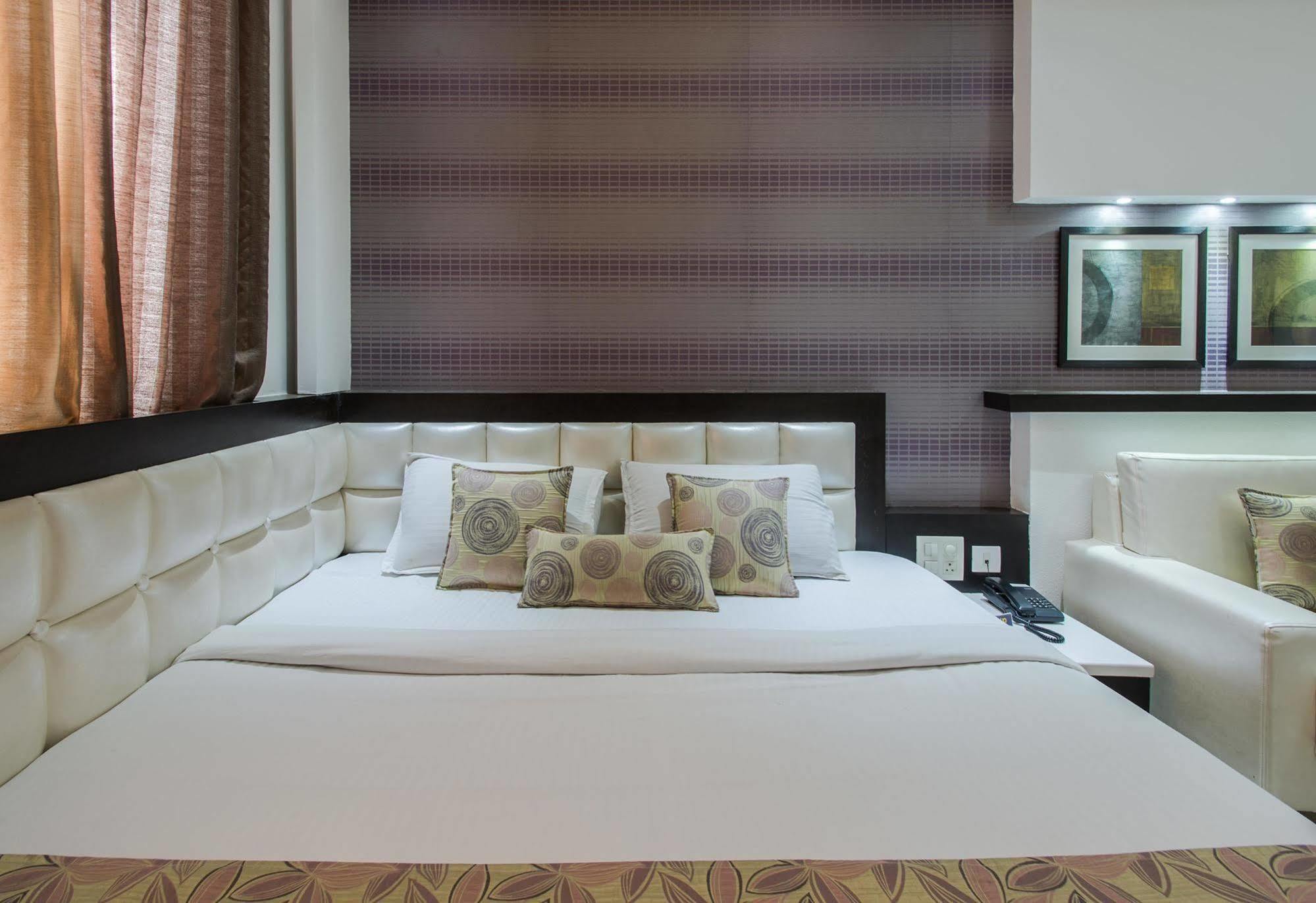 Hotel Rockland Джайпур Екстериор снимка