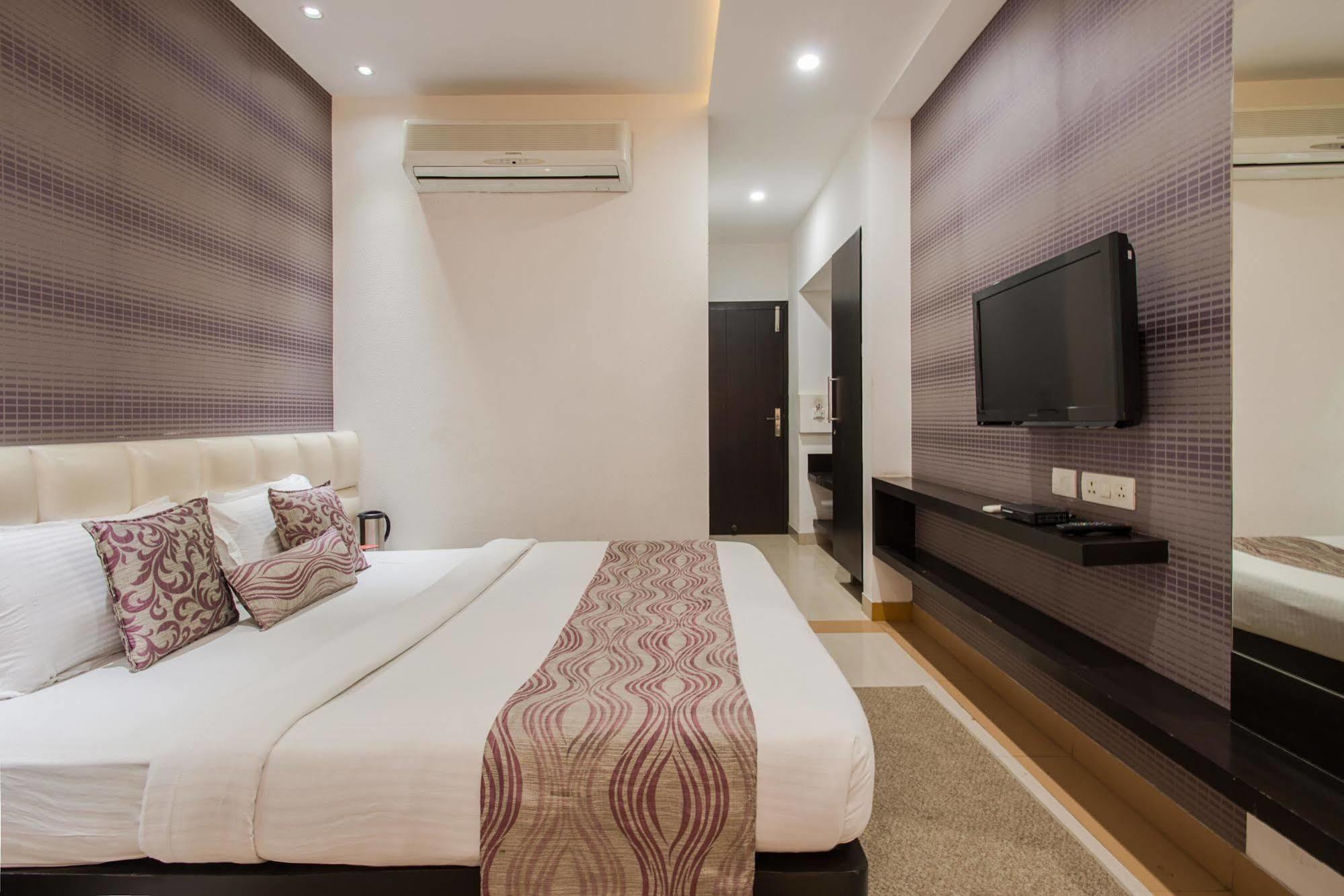 Hotel Rockland Джайпур Екстериор снимка