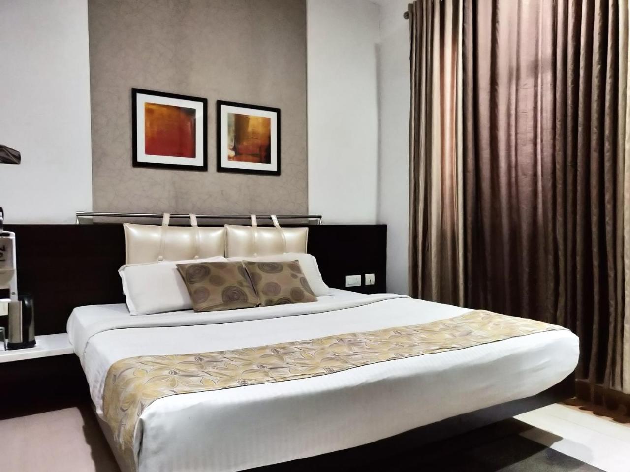 Hotel Rockland Джайпур Екстериор снимка