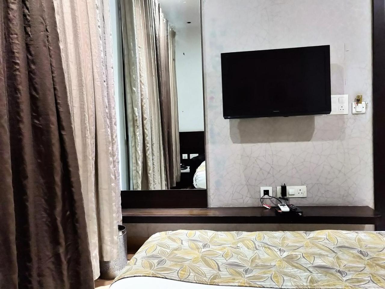 Hotel Rockland Джайпур Екстериор снимка