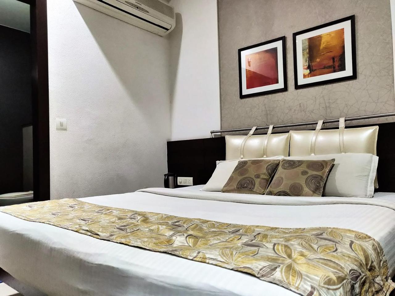 Hotel Rockland Джайпур Екстериор снимка