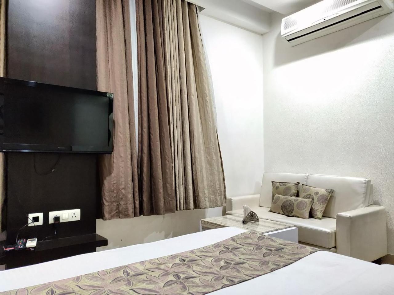 Hotel Rockland Джайпур Екстериор снимка