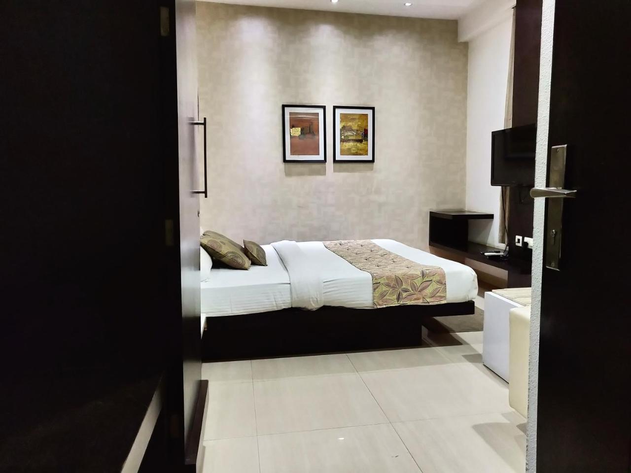Hotel Rockland Джайпур Екстериор снимка