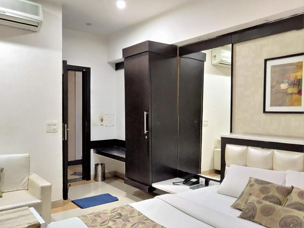 Hotel Rockland Джайпур Екстериор снимка